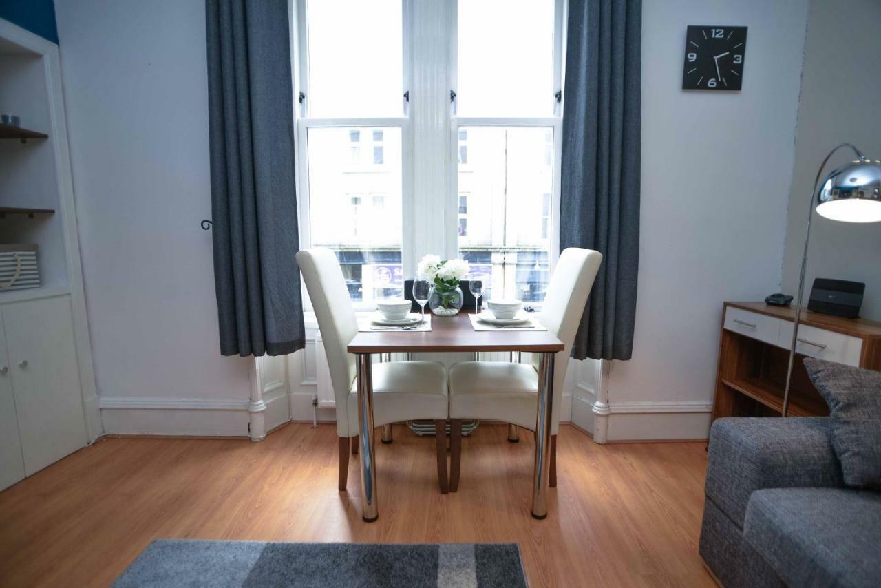 Modern Flat In Rosemount/city Centre Apartment *